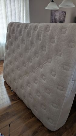 Clean Queen Mattress