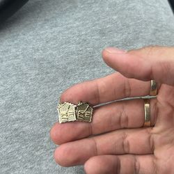 Trap house earrings 10kt gold