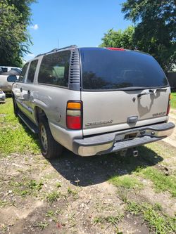 2004 Chevrolet Suburban