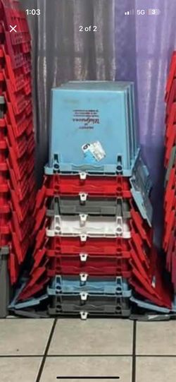 Plastic storage bins with locking lids (stackable)