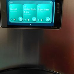 Samsung Washer/Dryer Combo On Pedestal