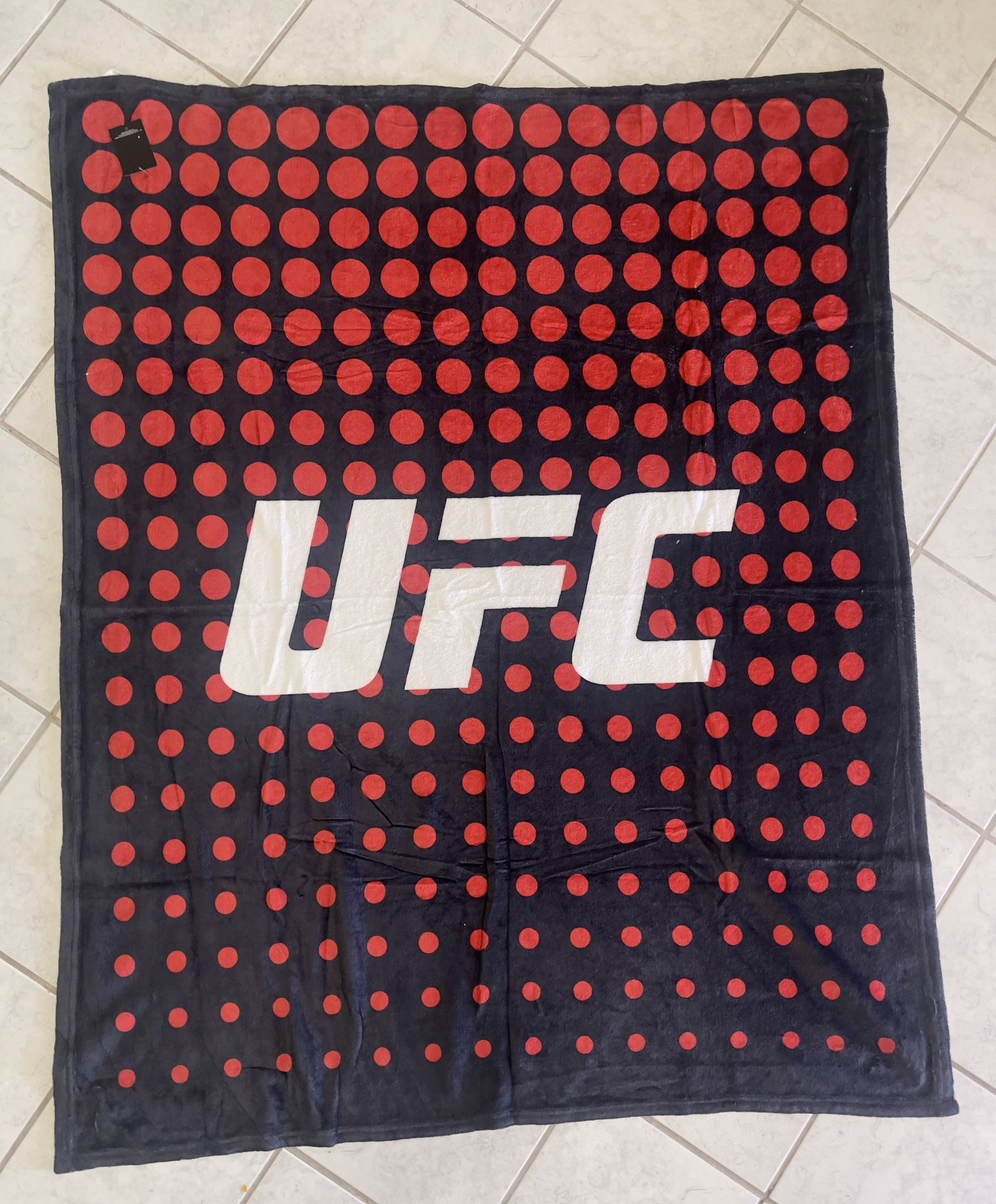 Size 5’ x 49 1/2” UFC throw blanket NWT #9