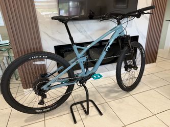 GT Sensor Sport 29" Trail Bike - Size XL (BRAND NEW / NEVER USED)Selling a completely brand new GT Sensor Sport full-suspension mountain bike. It is i