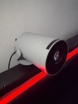 Magcubic Projector – Built-In Streaming Apps & HDMI/USB