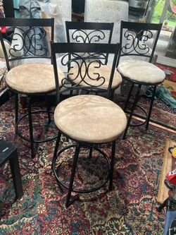 Set of 4 Metal Swivel Comfortable Bar Chairs $50 all
