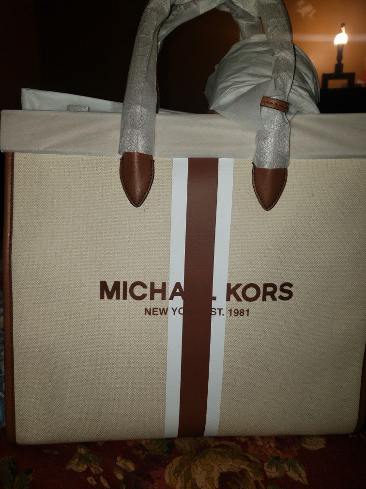 Michael Kors Bag for Sale in Jackson, MS - OfferUp