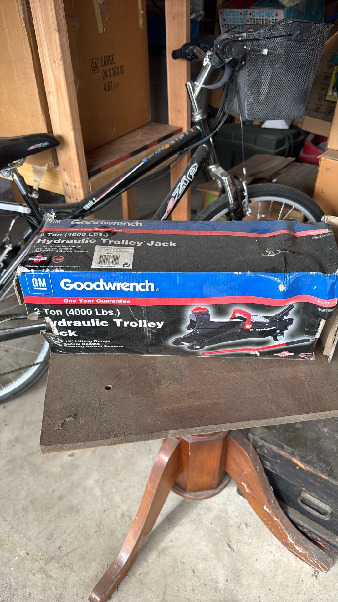 Goodwrench 2 ton hydraulic jack