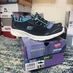 Skechers 8.5 Women