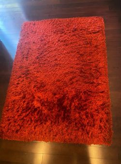 Modern Red Shag Area Rug – Excellent Condition