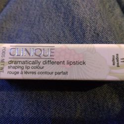 Clinique Dramatically Different Lipstick Sugared Maple