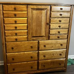 Armoire/Dresser