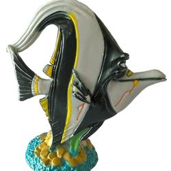 Genuine Disney / Pixar Finding Dory Movie Gil Fish Cake Topper / Toy Figurine  This Genuine Disney/Pixar Finding Dory Movie Gil Fish Cake Topper/Toy F