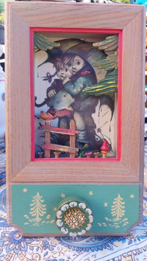 Vintage An̈ri Music Wall Hanging