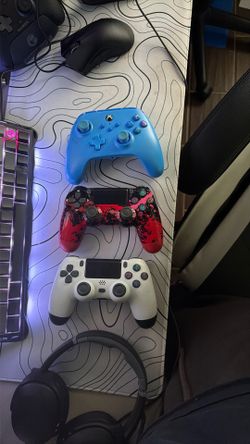 2 PS4 controllers and 1 Xbox