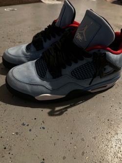 Jordan 4 Travis Scott