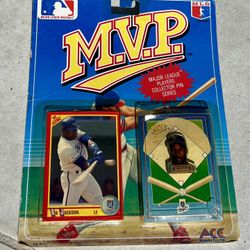 1990 Bo Jackson MVP Collector Pin & Card set