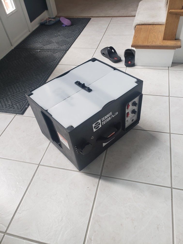 Tennis tutor Ball Machine