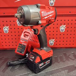 Milwaukee M18 FUEL 18V Lithium-Ion Brushless Cordless 1/2 in. Impact Wrench w/Friction Ring Kit w/One 5.0 Ah
