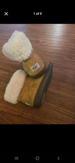 size 8 toddler uggs, clear lake 77059, cash only. fcfs. yes Available.