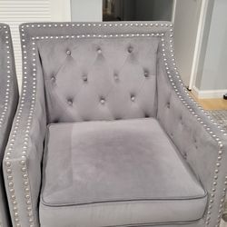 Accent Chairs 