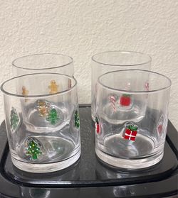 Holiday Christmas 4 pieces Glass Tumbler cups