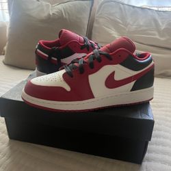 JORDAN 1 LOW: Bulls 