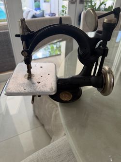 Vintage Willcox & Gibbs Sewing Machine – Antique