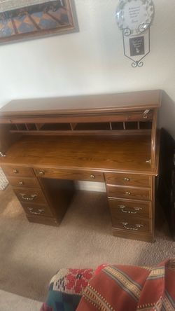 Roll top desk