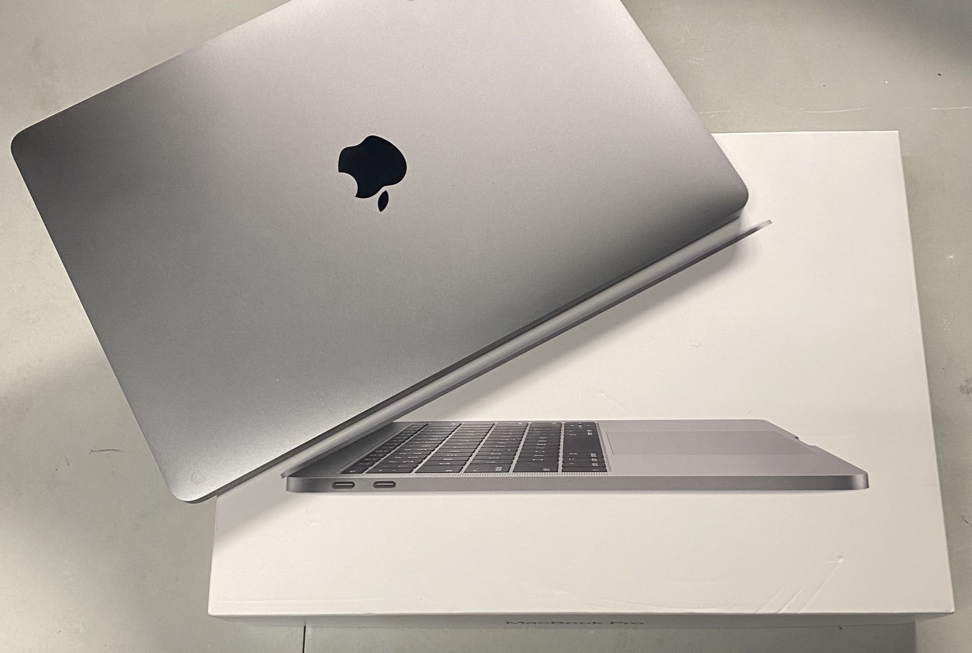 Apple MacBook Pro 2017 13” 256GB