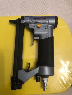 EVERWIN  US 77116 A INDUSTRIAL UPHOLSTERY STAPLE GUN