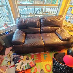 Free Electric Reclining Couch 