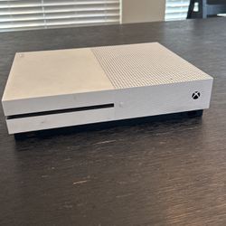 Xbox One S w/ Controller