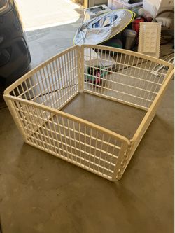 Cage / gate