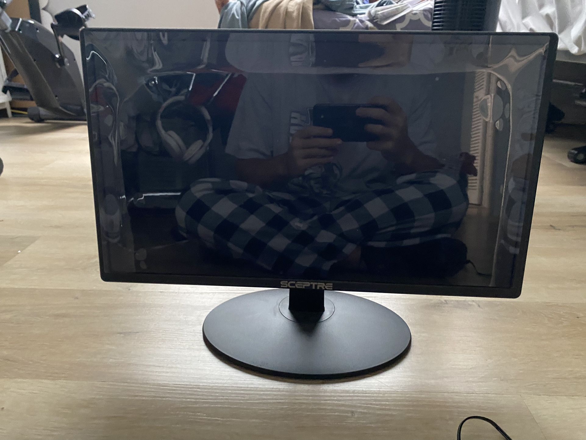 Gaming Monitor Scepter  Literally Brand New With Sticker On It
