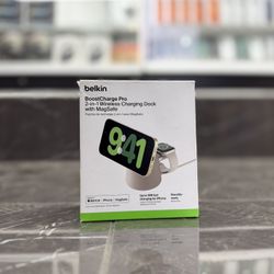 Belkin Boost Charge Pro 2-in-1 Wireless Charging Dock ((Take It Home In Payments/ llévatelo a casa en pagos) 