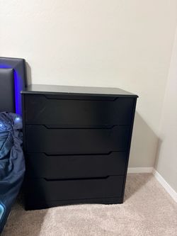 Black 4-Drawer Dresser Chest