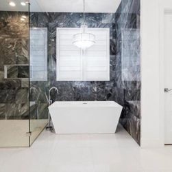Freestanding bathtub