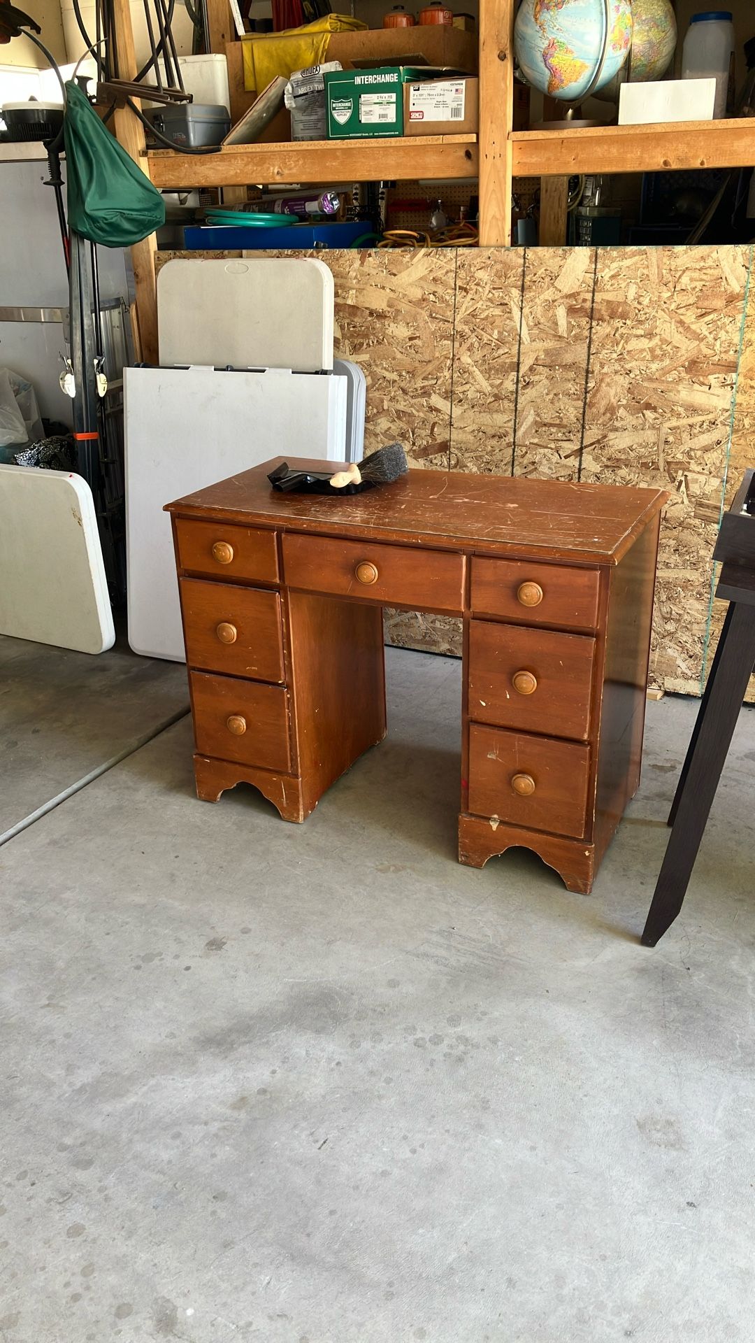 1 Each Vintage And Modern student Desks