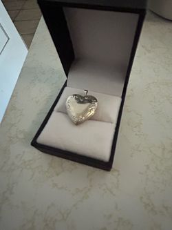 .925 sterling silver heart Lockett