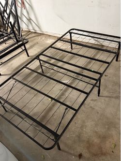 Full-size metal bedframe