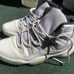 Jordan 11s Legend Blue Size 6