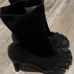 balenciaga toe heels