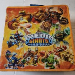 SKYLANDERS CARRYING CASE Giants 14" Figure Display Holds 32 Figurines