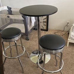 Bar / Pub Table With 2 Stools