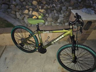 Trek 7900 Mountain Bike