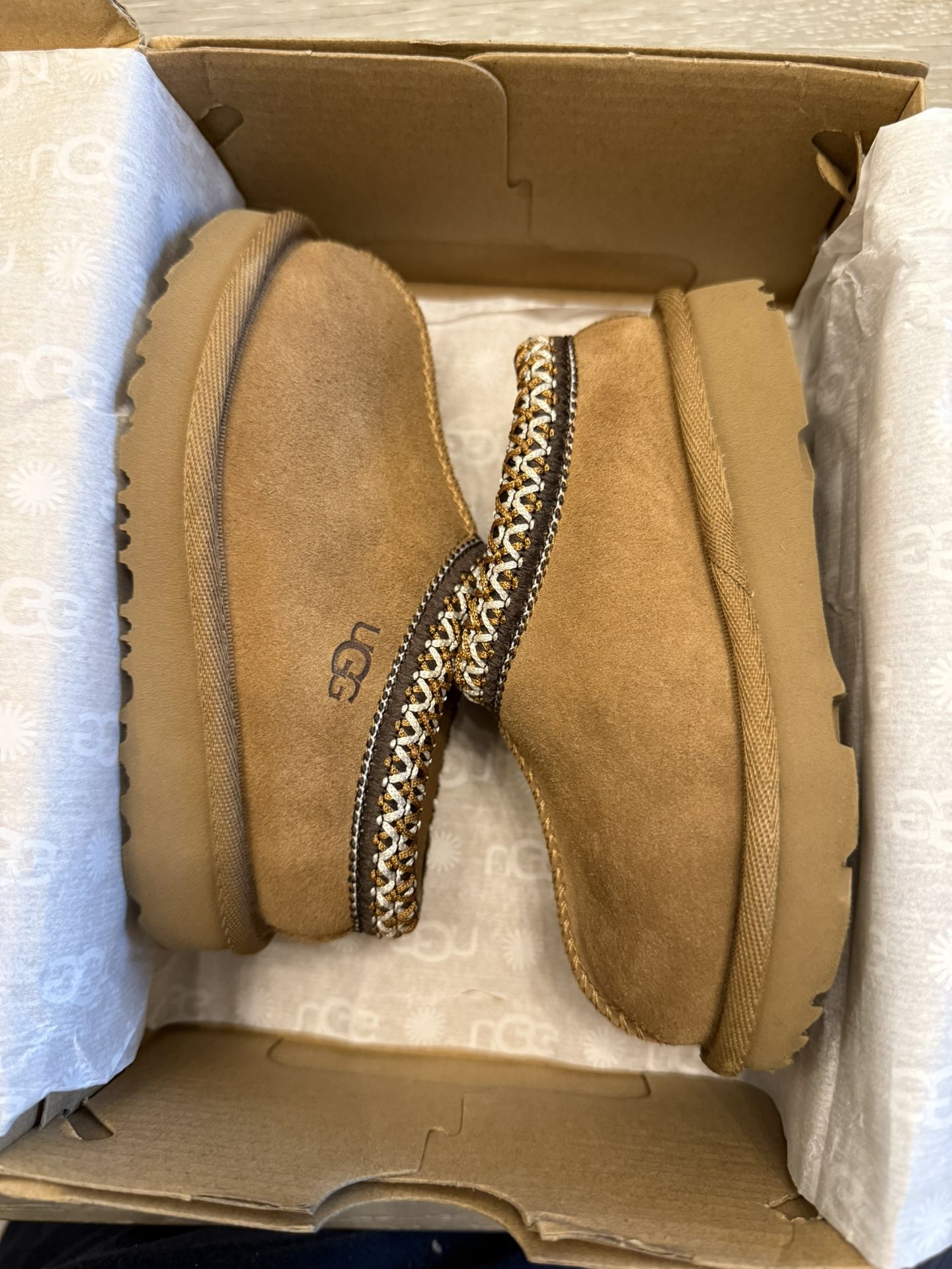 Ugg toddler TASMAN II SIZE 7