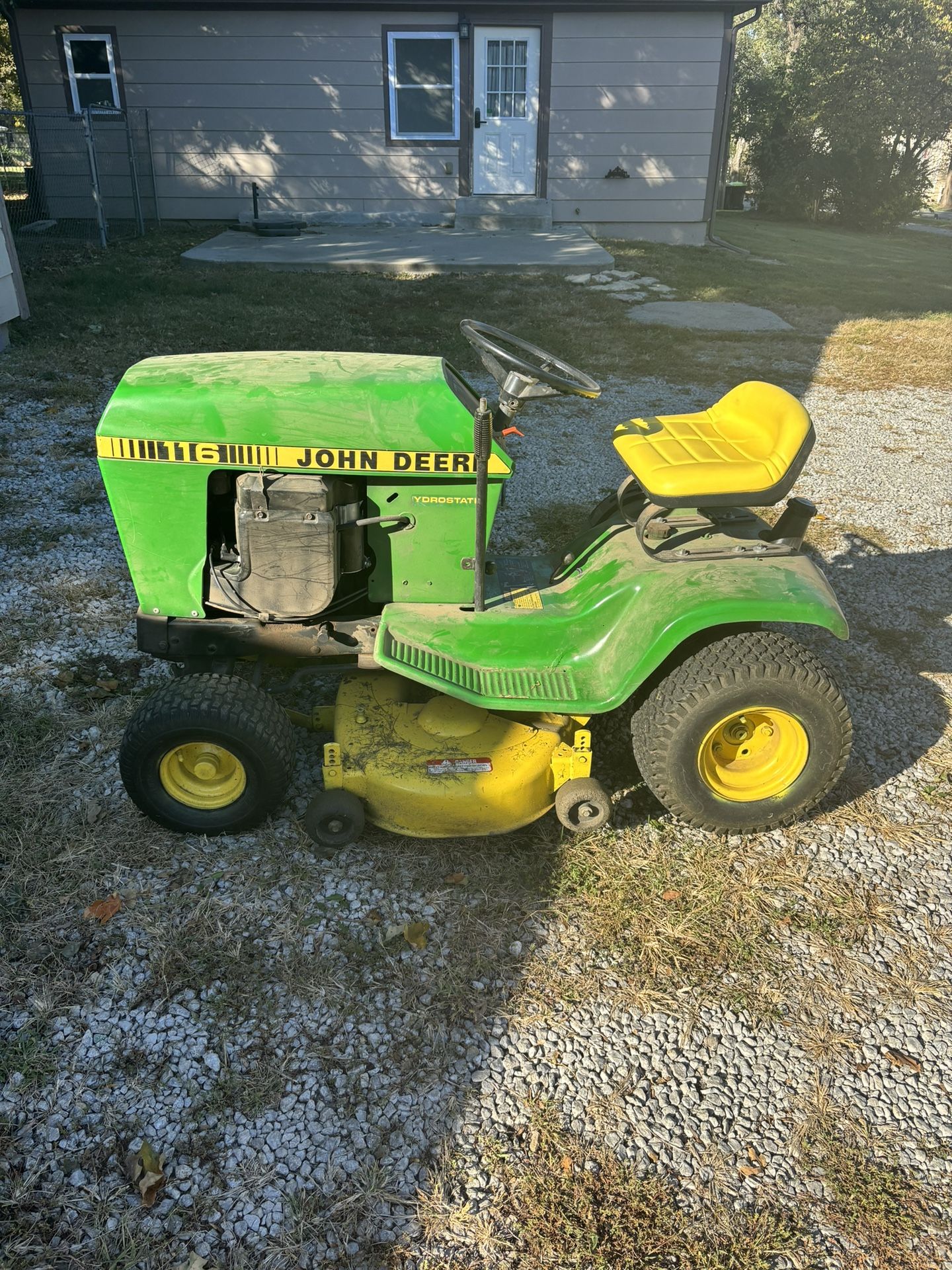 John Deere 116