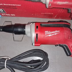 Milwaukee Drywall Screwdriver 