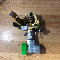 Lawn garden hose sprinkler head Like New 