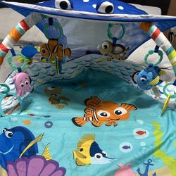 Bright Starts Disney Baby Finding Nemo Mr. Ray Ocean Lights & Music Gym
